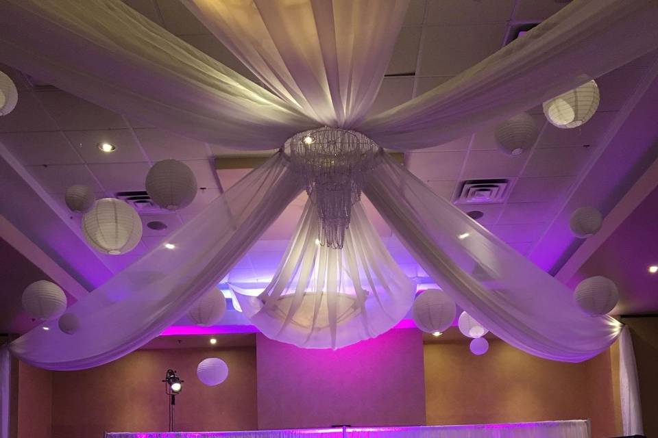 Floral centrepieces in Sundance Ballroom