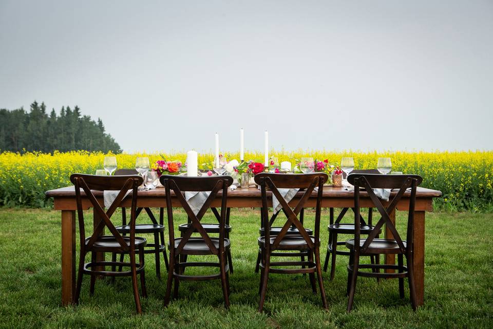 July outdoor table setting