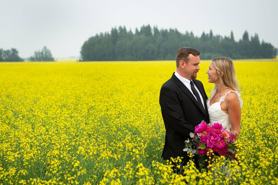 July wedding couple