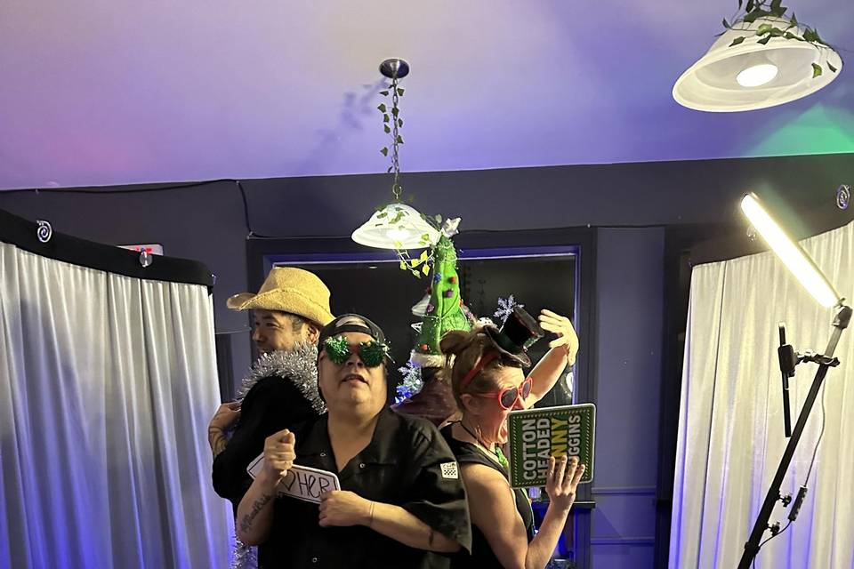 360 video booth w. 1-4 people