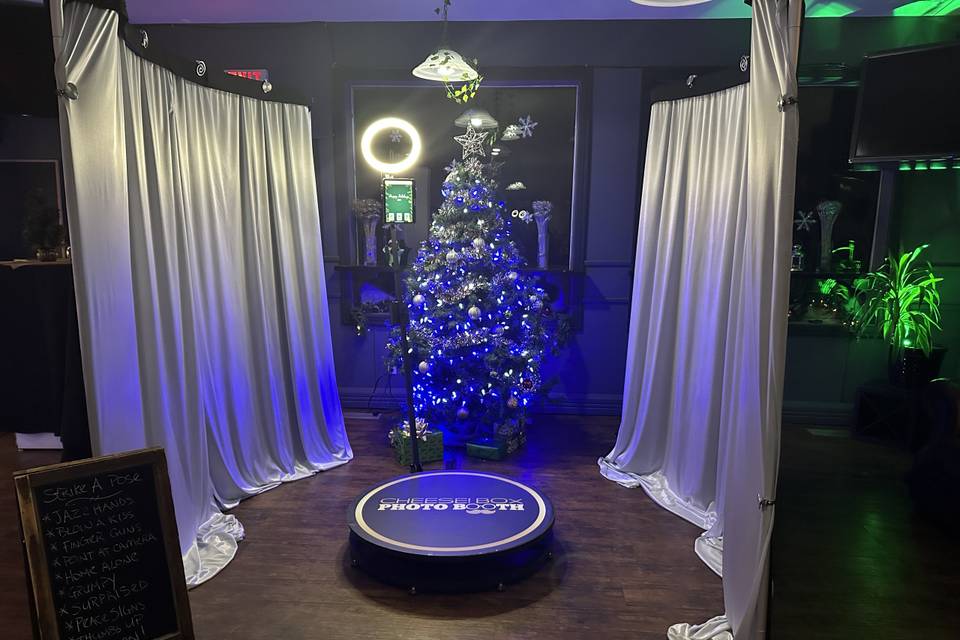 Silver backdrop 360 booth