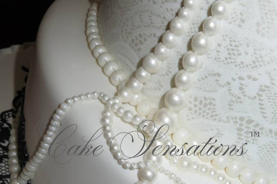 Black lace bottom lace and pearls Cake Sensations low res.jpg