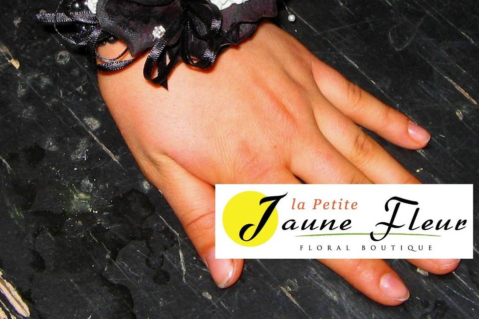 La Petite Jaune Fleur