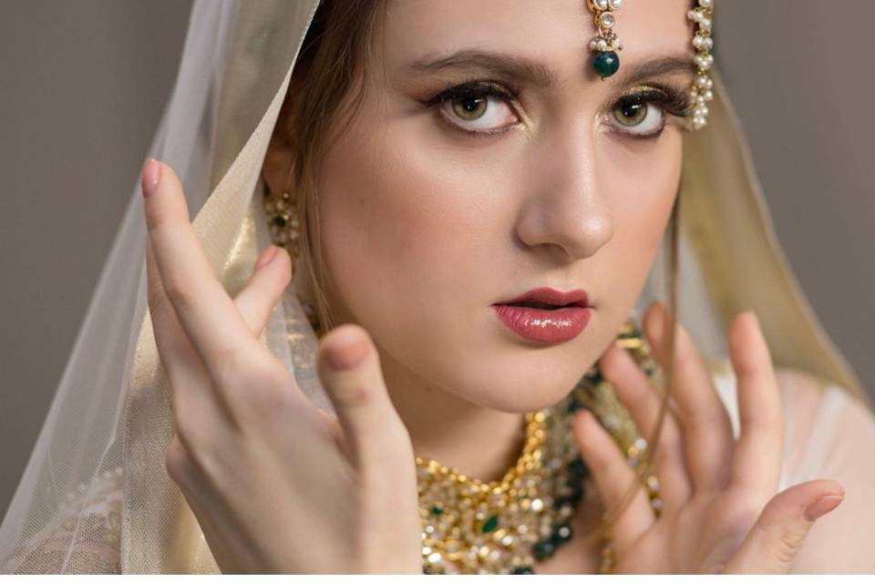 Wedding accessories and makeup