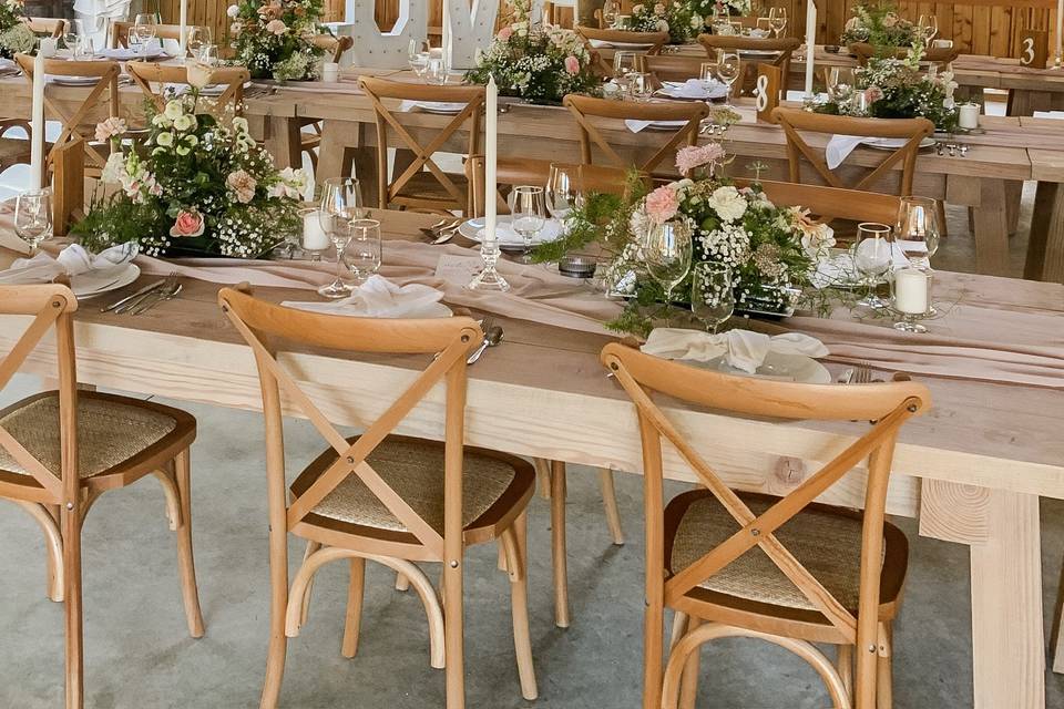 Rustic wedding decor