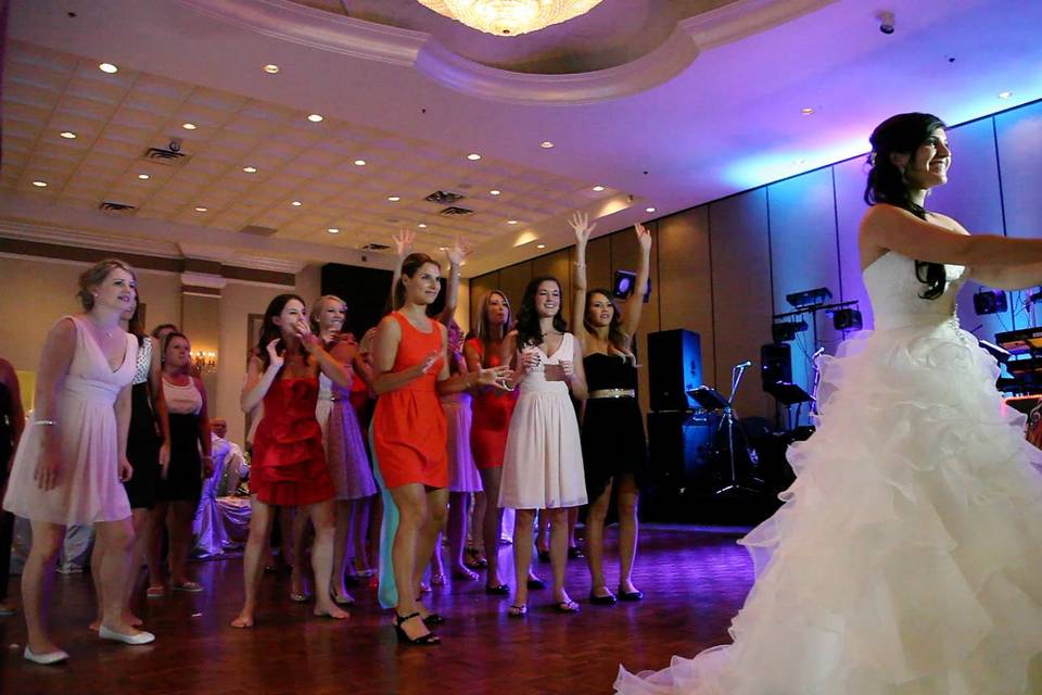 Mississauga, Ontario bouquet toss