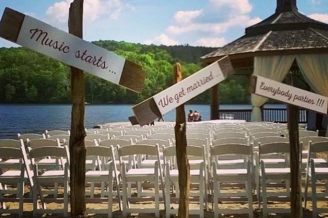 Muskoka outdoor wedding ceremony