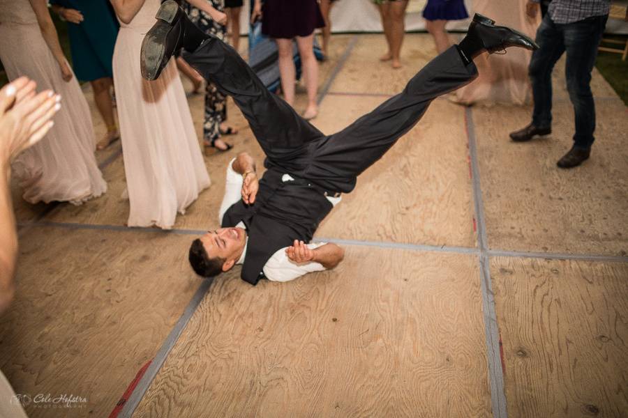 Groom getting down