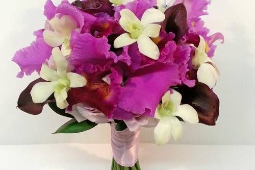 CATTELYA DENDROBIUM ORCHID BLACK CALLA BRIDESMAID BOUQUET 500.jpg