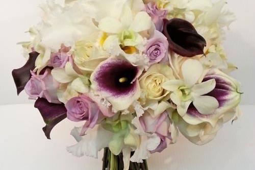 CATTELYA DENDROBIUM ORCHID BLACK CALLA ROSE BRIDE BOUQUET 500.jpg