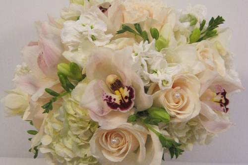 HYDRANGEA ROSE CYMBID AND FREESIA BOUQUET 500.jpg