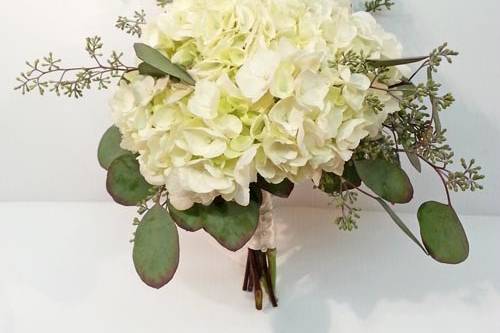 HYDRANGEA WITH SEEDED EUCALYPTUS BOUQUET 500.jpg