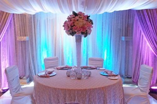 HOT PINK GREEN AND CORAL PEACH CENTERPIECE 500.jpg