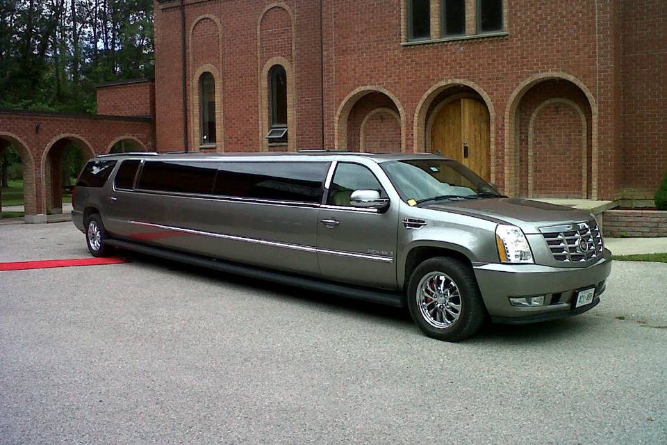 40 passenger limo Bus