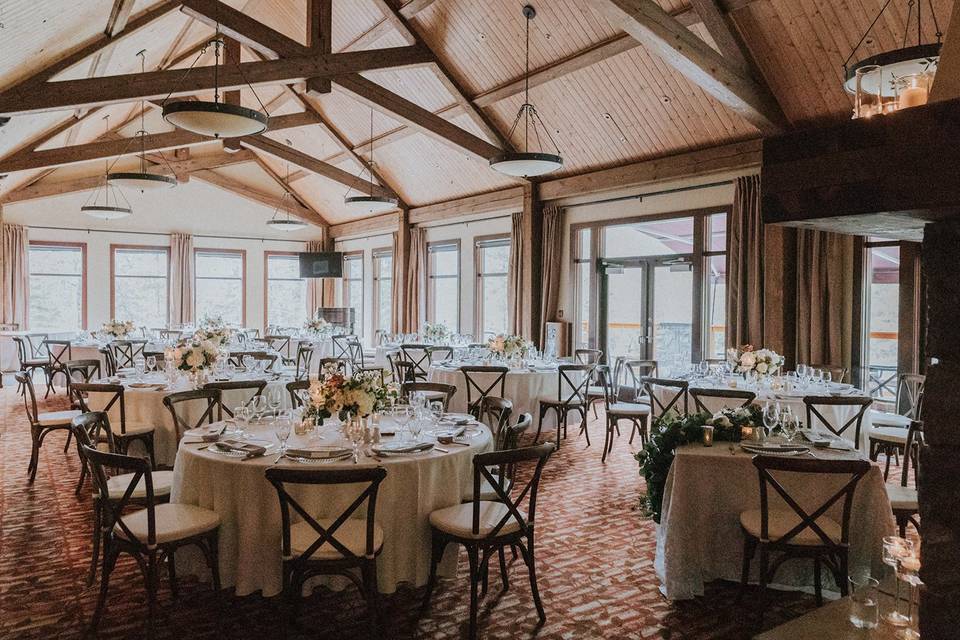 Alberta golf clubhouse wedding