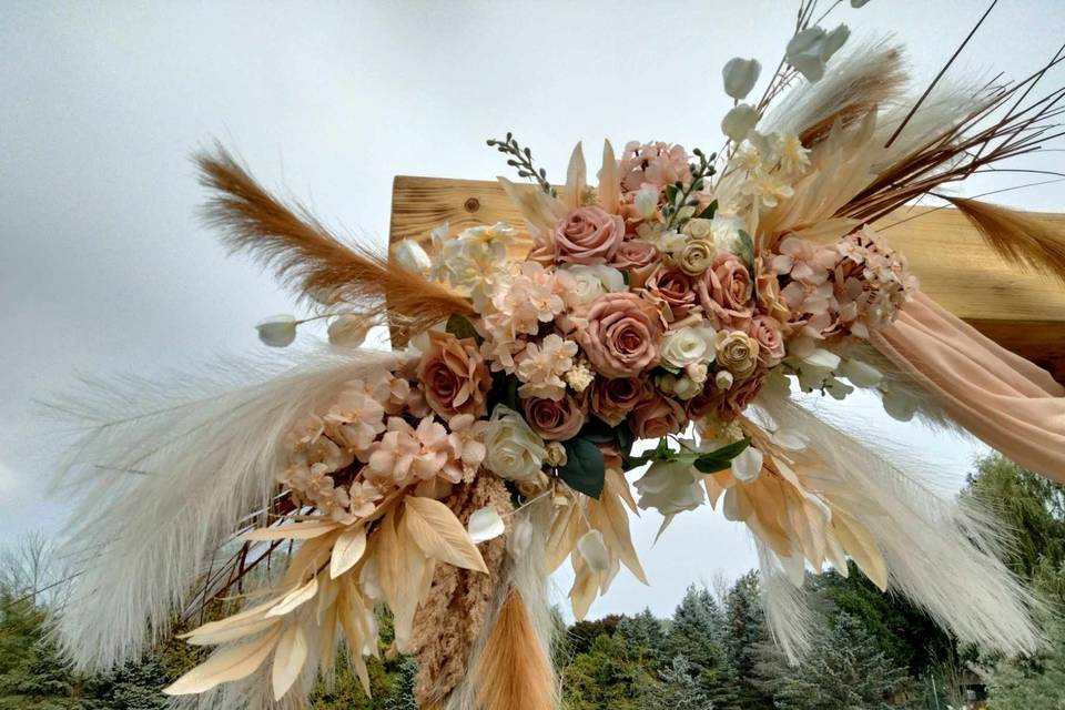 Rustic Arch Florals