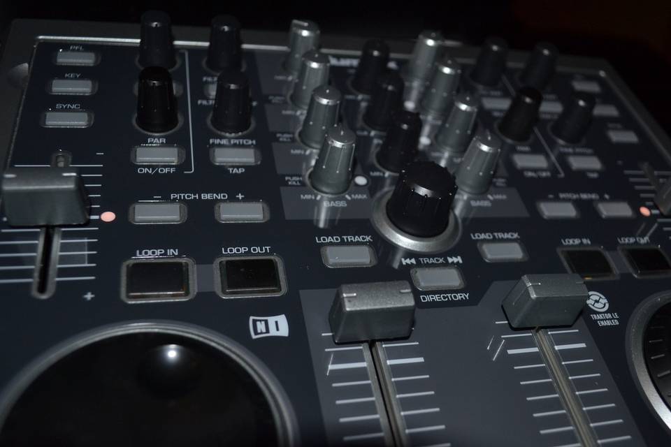 DJ-crossfade-mixer.jpg