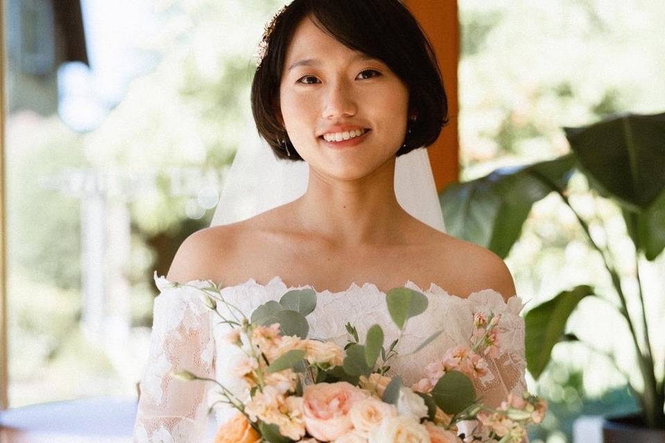 Short hair bride