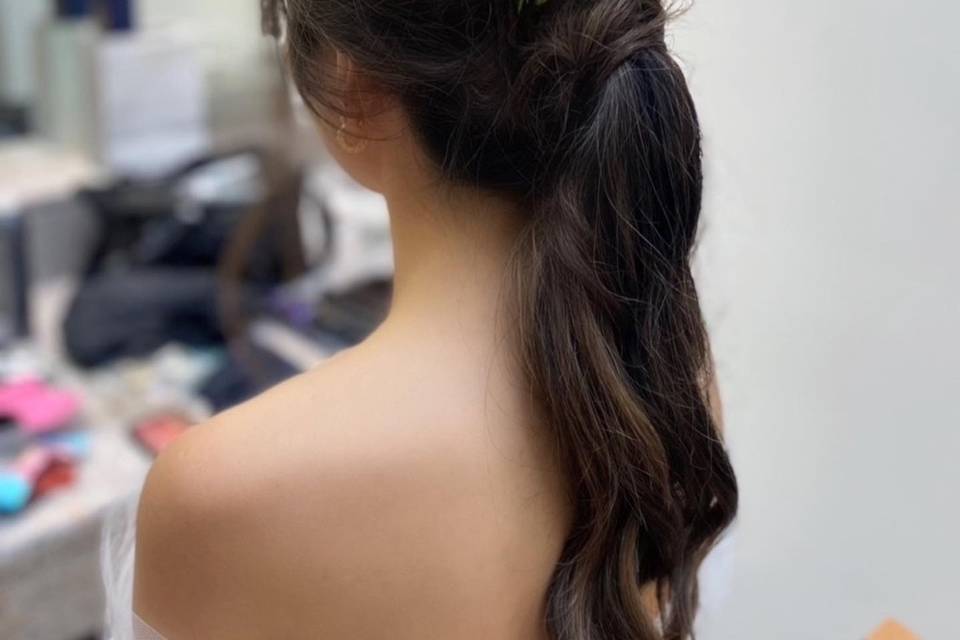 Textured pony tail