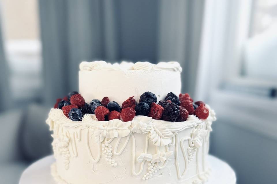 Vintage twist with a berries