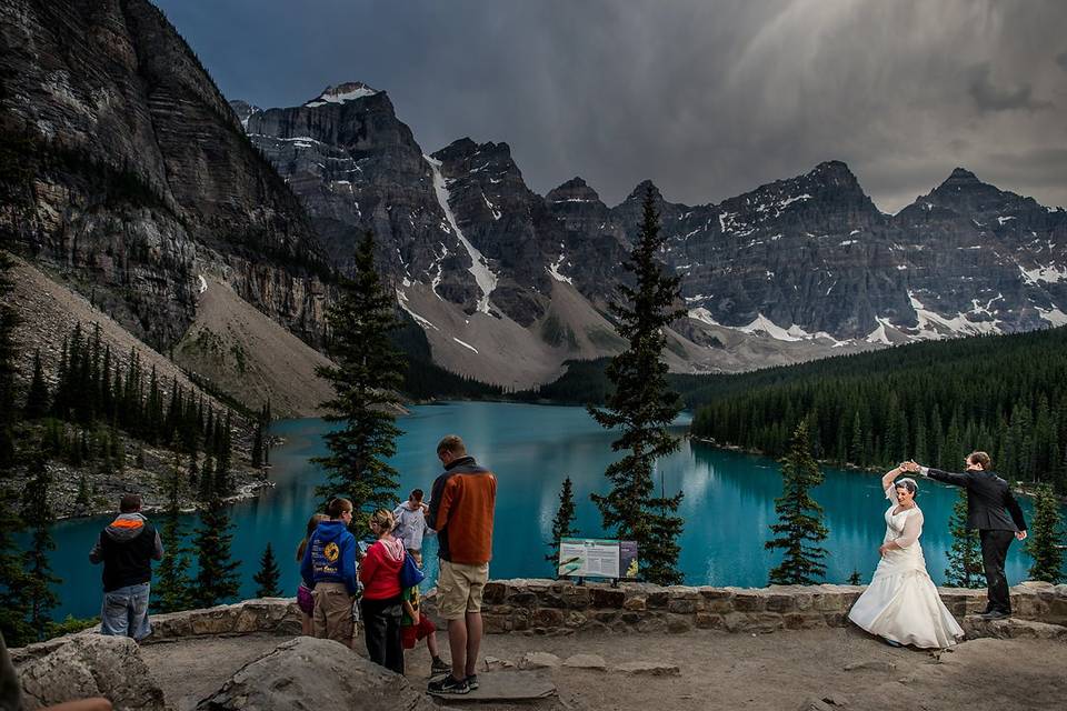 Moraine lake mountain wedding