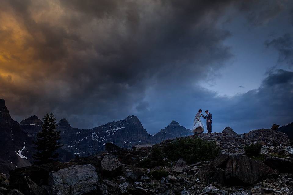 Moraine lake mountain wedding