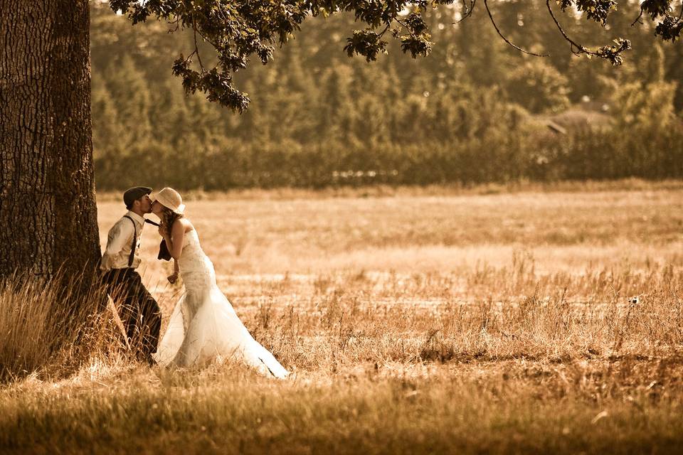 Victoria Farm retro wedding