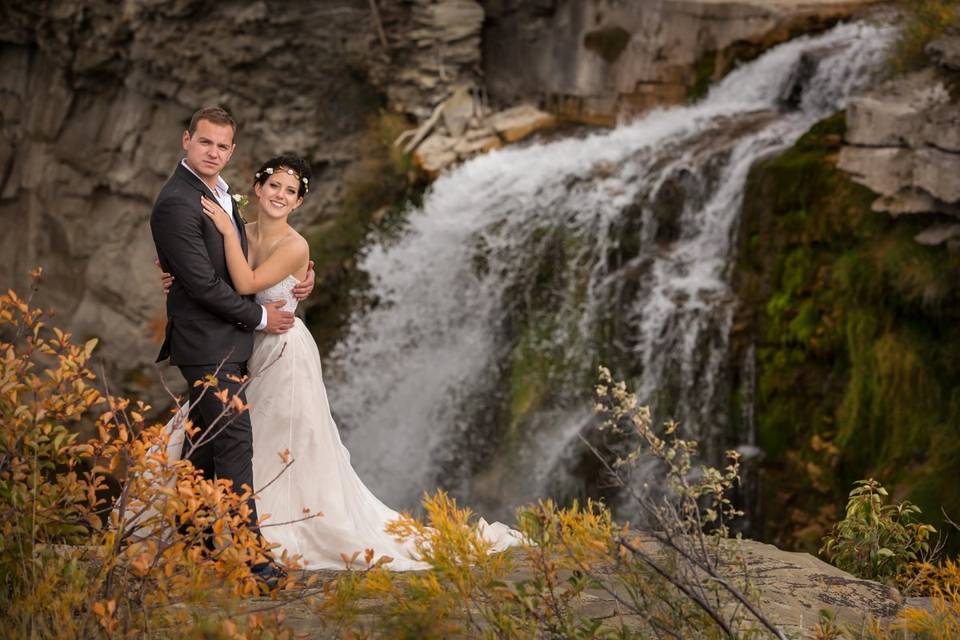 Lundbreck Falls wedding