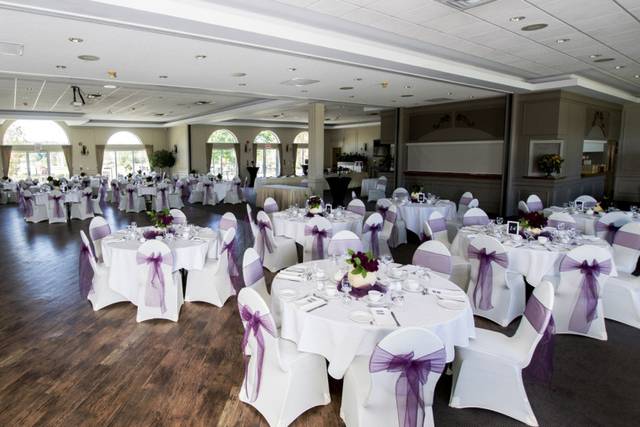 Ballroom holds up to 300ppl