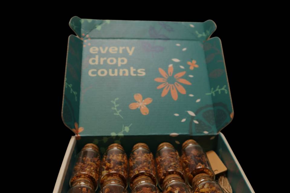 Box with 10 favours