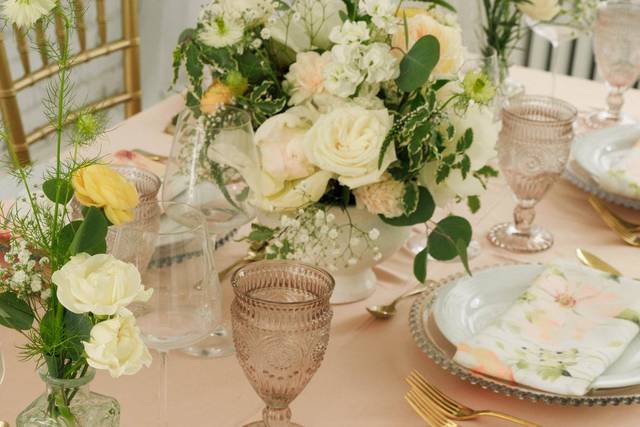 Floral Napkin Place Setting