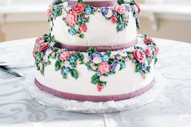 Colourful winter wedding