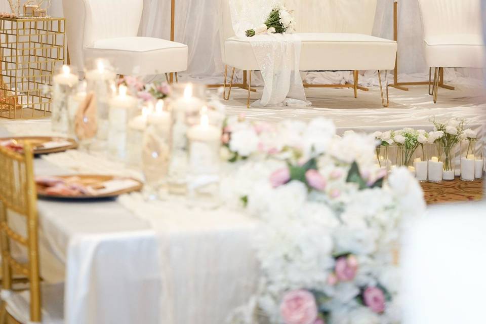 Modern White Wedding Stage