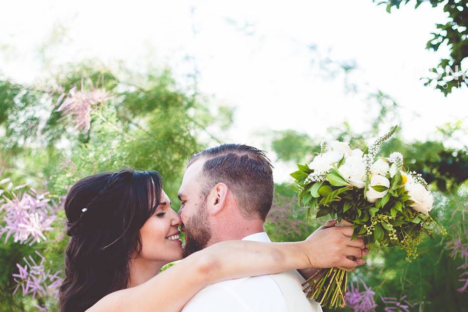 Saanichton, British Columbia wedding couple