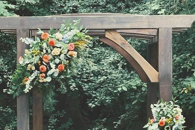 Stunning Ceremony in the Woods