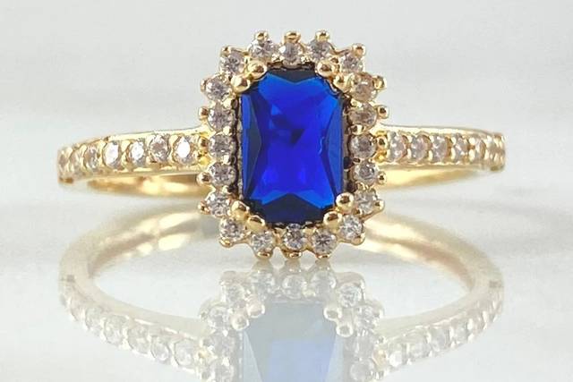 2Customizable 18K gold ring
