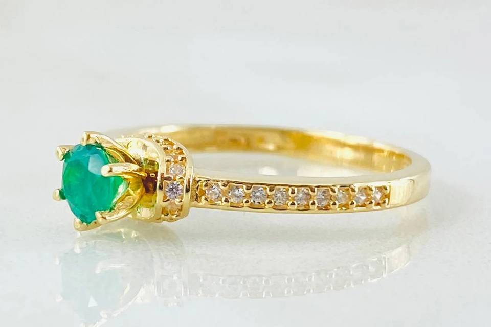 4Customizable 18K gold ring
