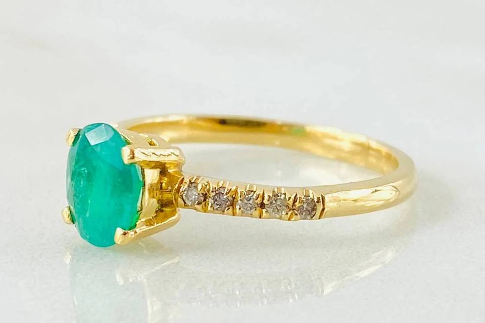 5Customizable 18K gold ring