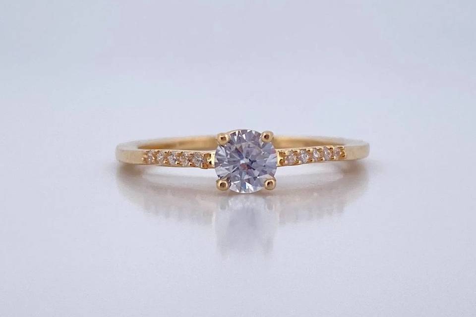 7Customizable 18K gold ring