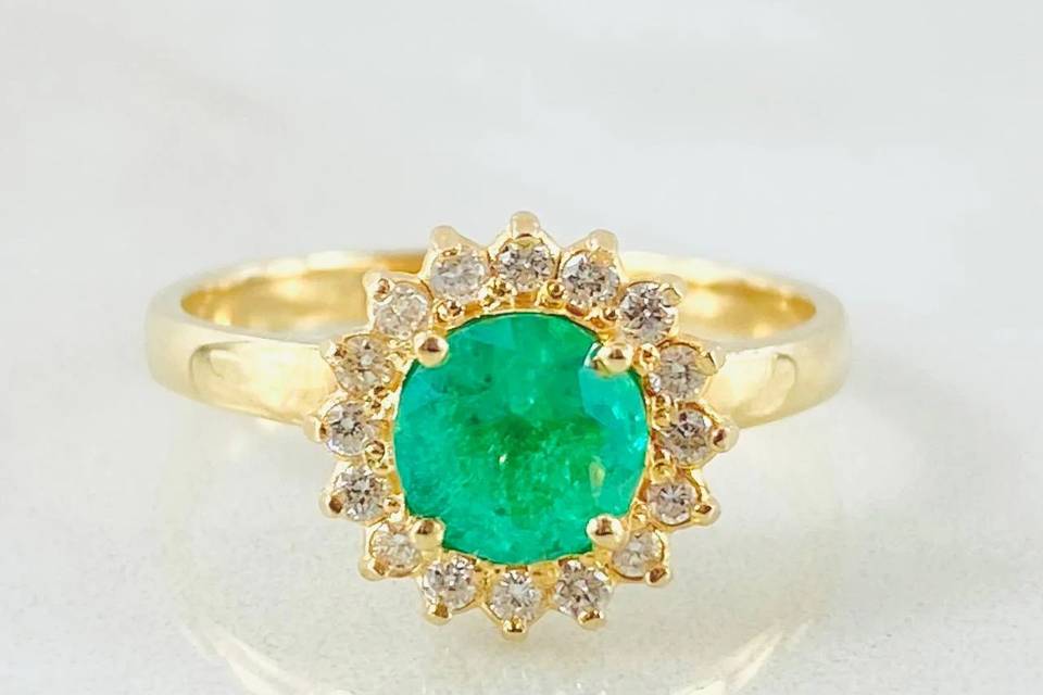9Customizable 18K gold ring