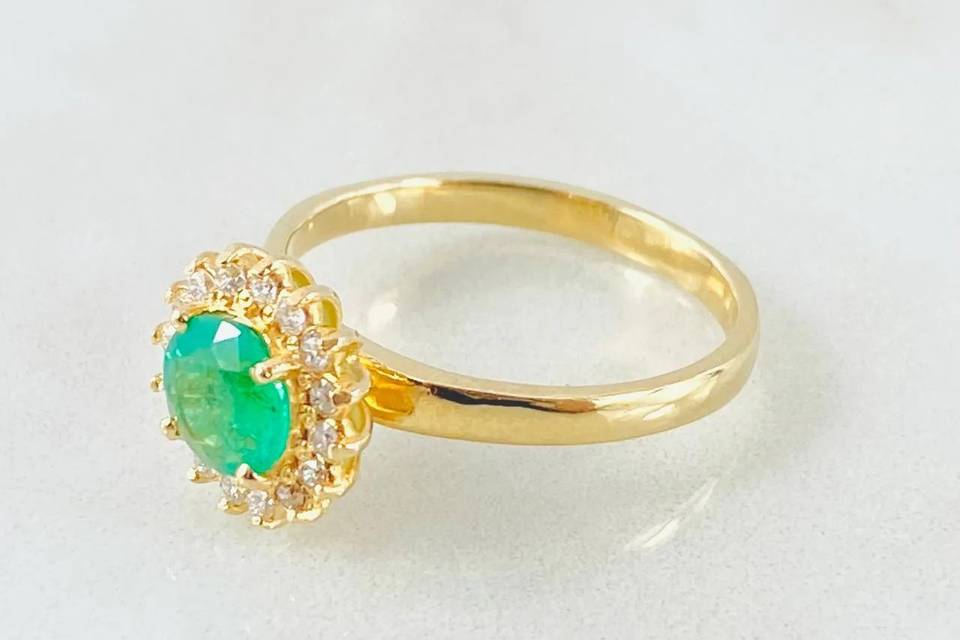 9Customizable 18K gold ring