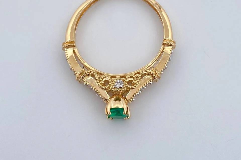 10Customizable 18K gold ring