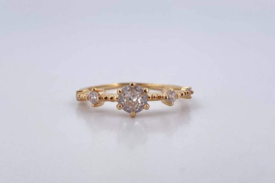 13Customizable 18K gold ring
