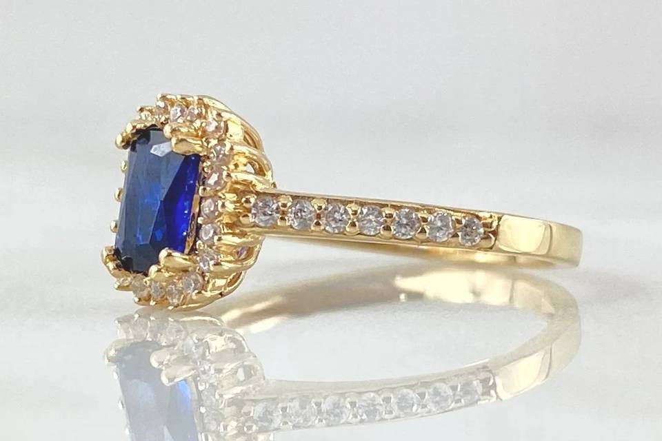 2Customizable 18K gold ring