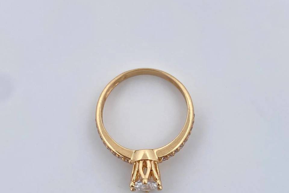 3Customizable 18K gold ring