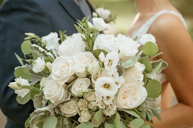 Blush and cream bridal bouquet
