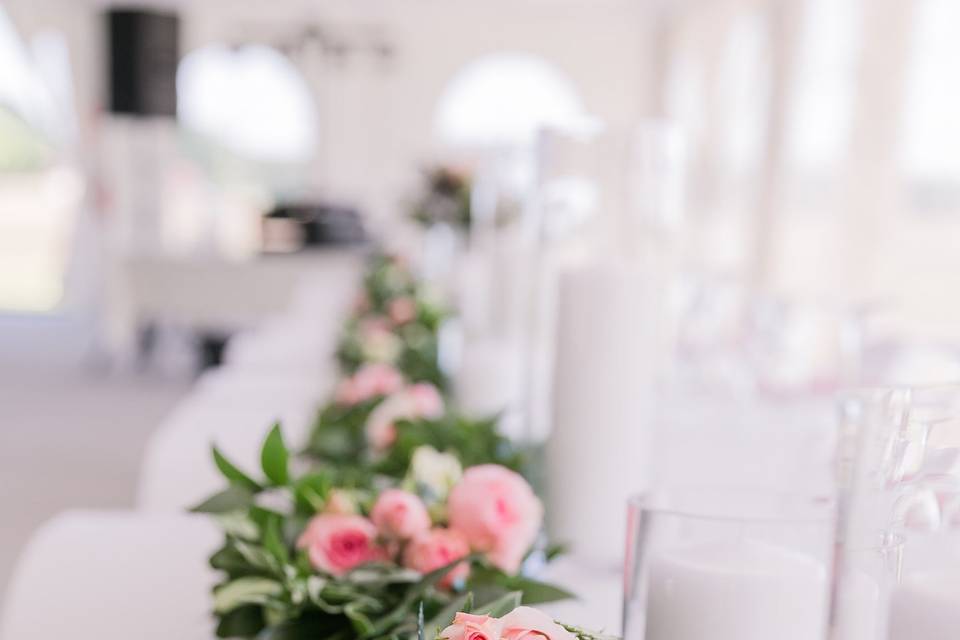 Garland with blush roses