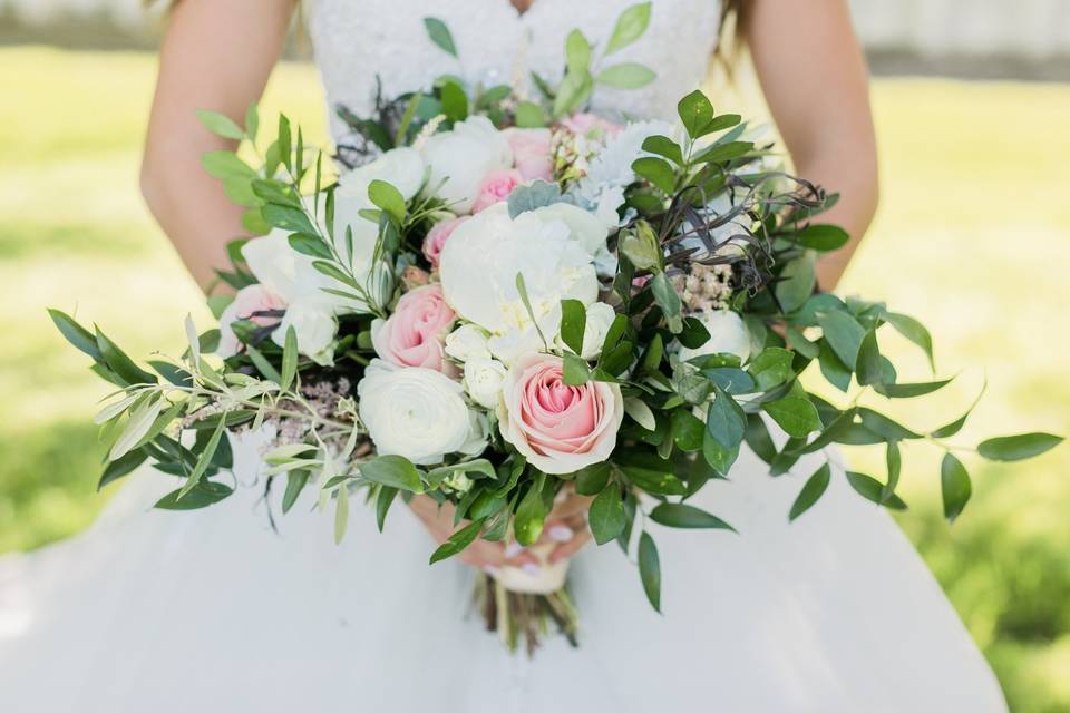 Romantic cake flowers