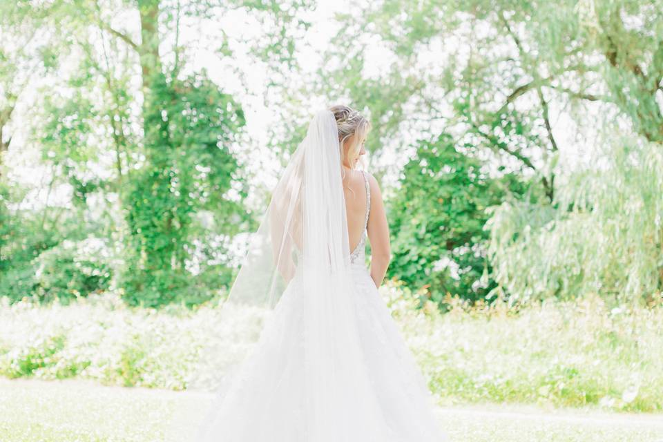 Lush loose bridal bouquet