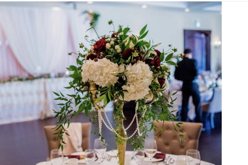 Elegant centerpiece